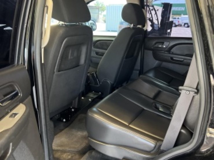 2013-chevrolet-tahoe-image-24