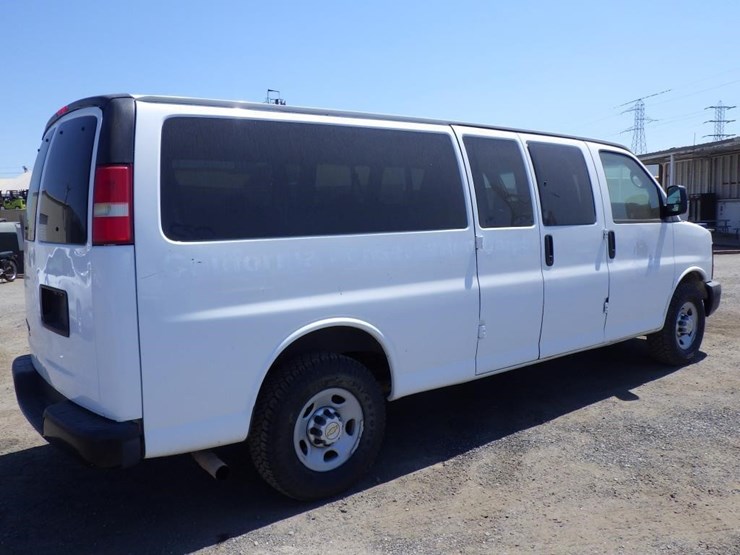 2013-chevrolet-express-3500-image-4