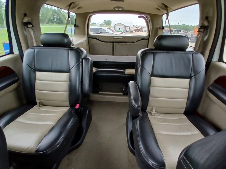 2005-ford-excursion-image-26