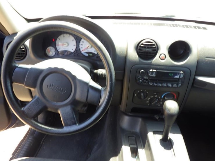 2004-jeep-liberty-image-9