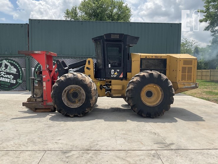 2015-caterpillar-573c-image-1