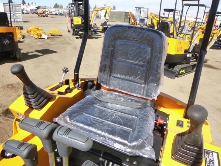 2025-vicsec-vc15j-hydraulic-excavator-image-19