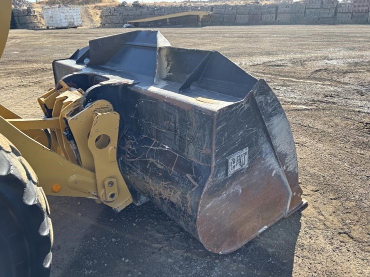 2019-caterpillar-930m-image-11