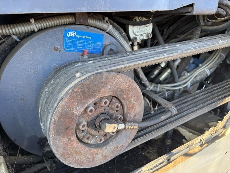 2007-volvo-mw500-image-32