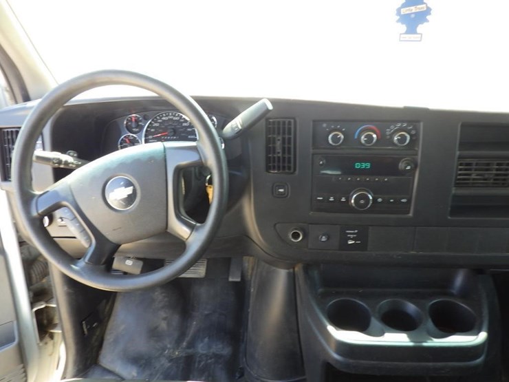 2013-chevrolet-express-3500-image-9