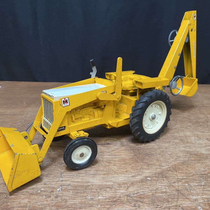 1/16 IH 3444 Backhoe Ertl