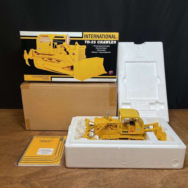 1/25 IH TD-25 Crawler NIB 1st Gear