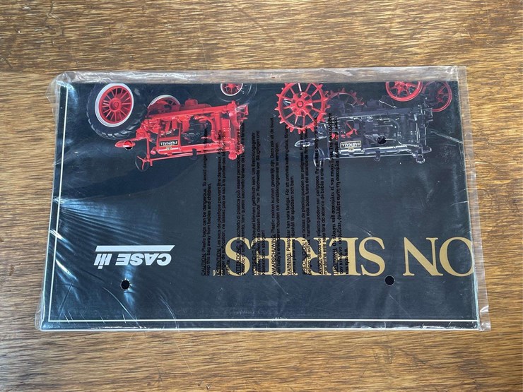 1/16-farmall-mv-high-clear-precison-nib-ertl-image-16