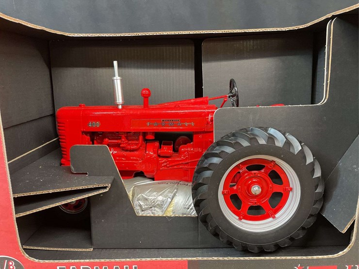 1/8-farmall-400-special-edition-nib-sm-image-8
