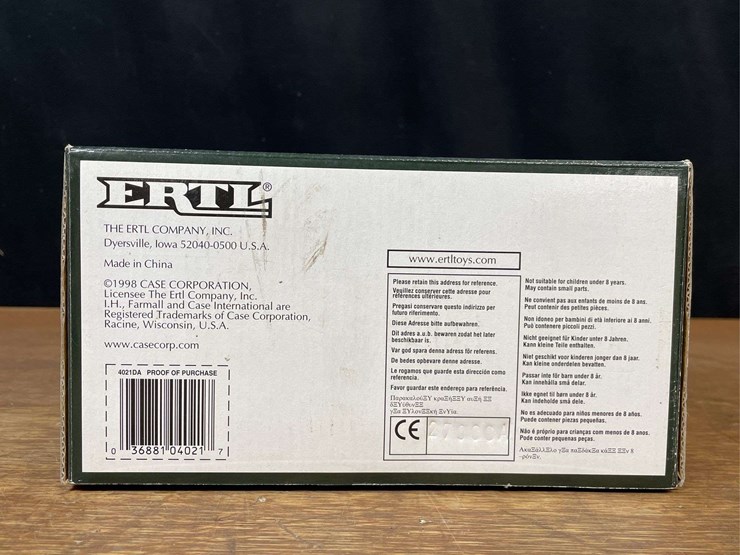 1/16-farmall-c-collector-nib-ertl-image-17
