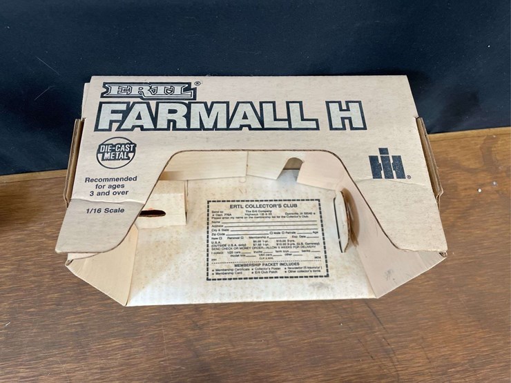 (3)-1/16-farmall-200,-disk,-elevator-ertl-image-3