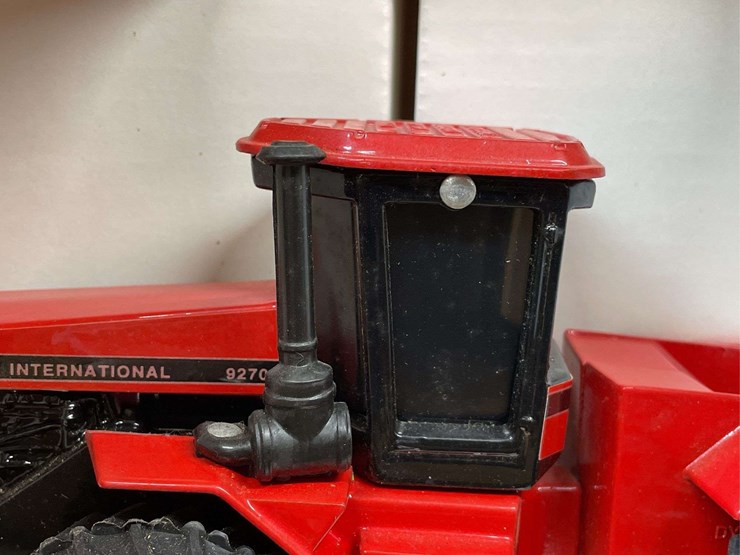 1/32-case-ih-9270-1995-fargo-nib-sm-image-9
