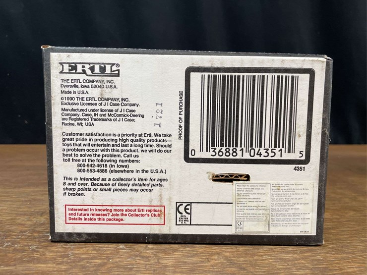 (2)-mccormick-deering-+-ihc-engines-nib-ertl-image-7