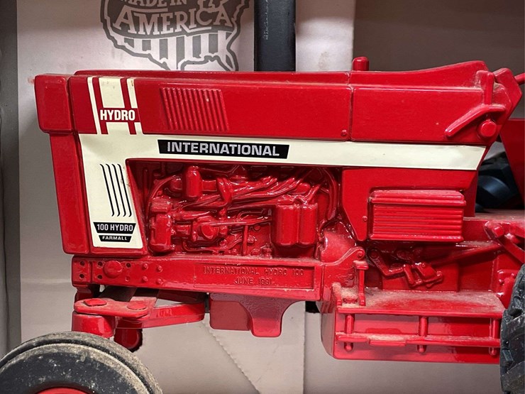 1/16-ih-hydro-100-nib-ertl-image-9