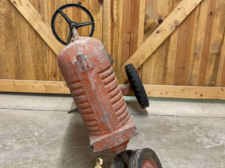 farmall-400-pedal-tractor-eska-image-6
