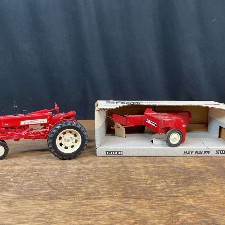 (2) 1/16 Farmall 350 + Case-IH Baler Ertl