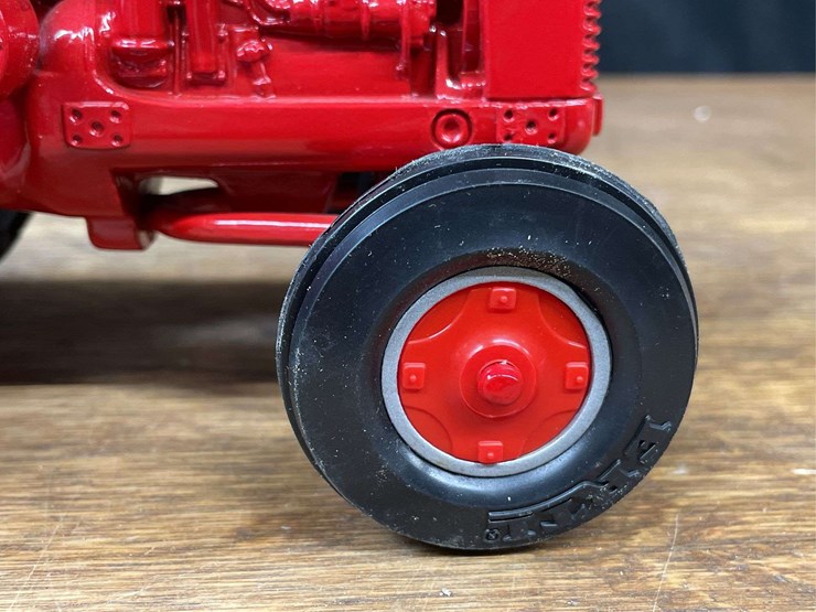1/16-ih-i-d-9-1993-farm-show-nib-ertl-image-17