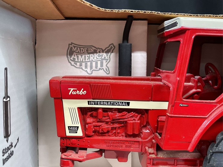 1/16-ih-1466-nib-ertl-image-11