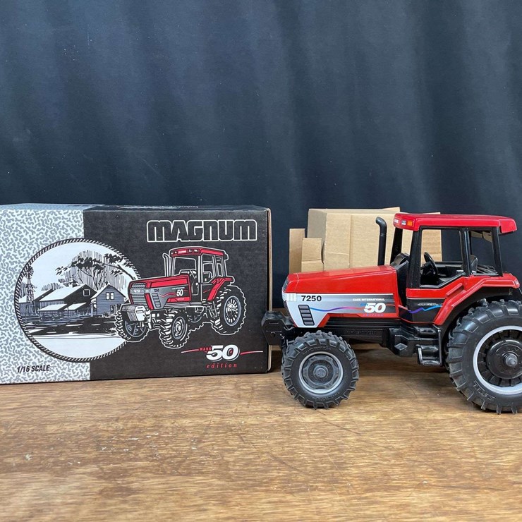 1/16 Case-IH Magnum 7250 Mark 50 1994 Farm Show NIB Ertl