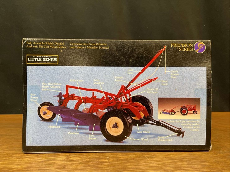 1/16-mccormick-deering-little-genius-plow-precision-nib-ertl-image-17