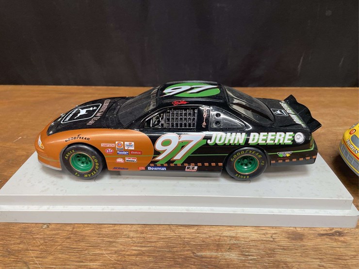 john-deere-18-image-2