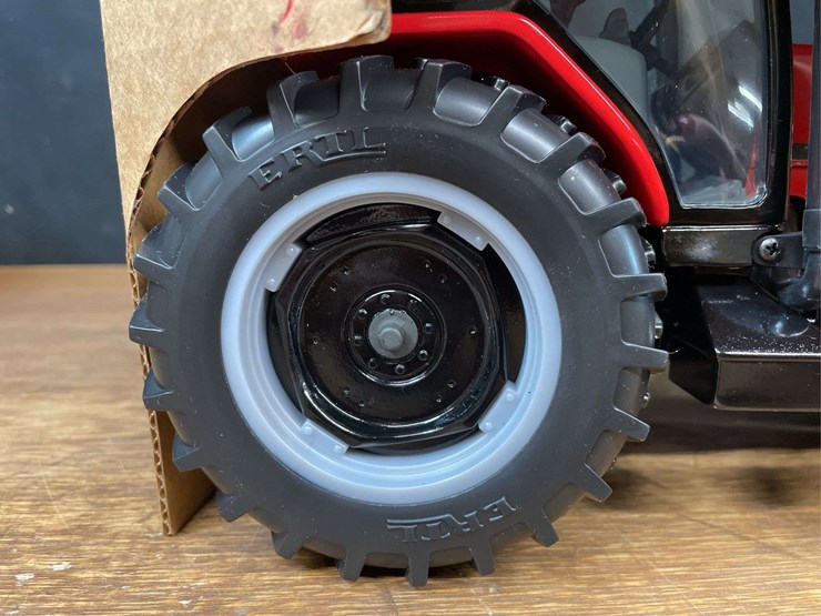 1/16-case-ih-maxxum-mx135-collector-nib-ertl-image-11