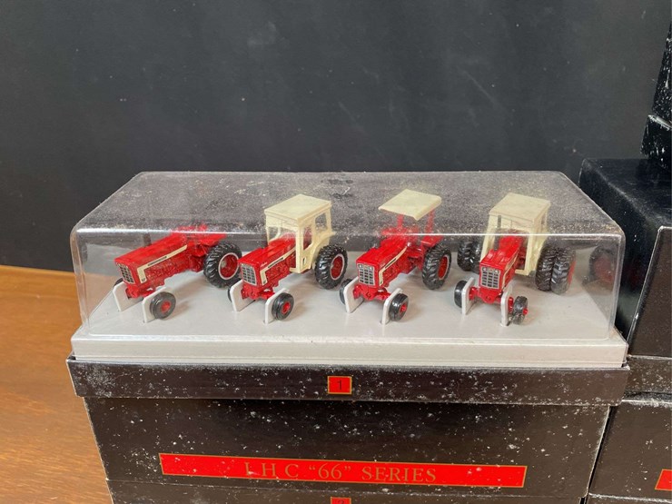 (10)-1/64-ih-66-series-sets-nib-ertl-image-4