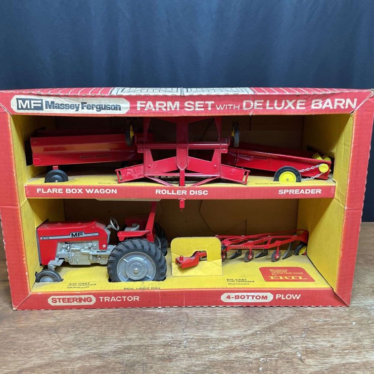 1/16 MF 275 Farm Set NIB Ertl