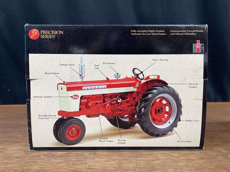 1/16-farmall-560-precison-nib-ertl-image-13