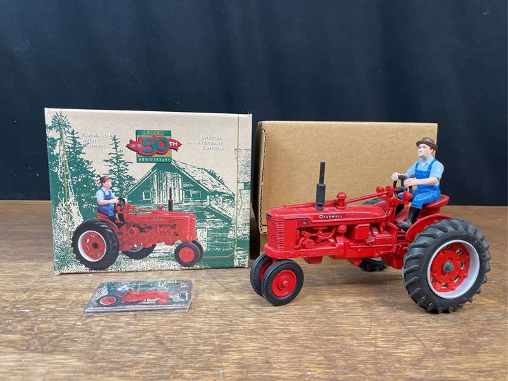 1/16-farmall-h-50th-anniversary-nib-ertl-image-1