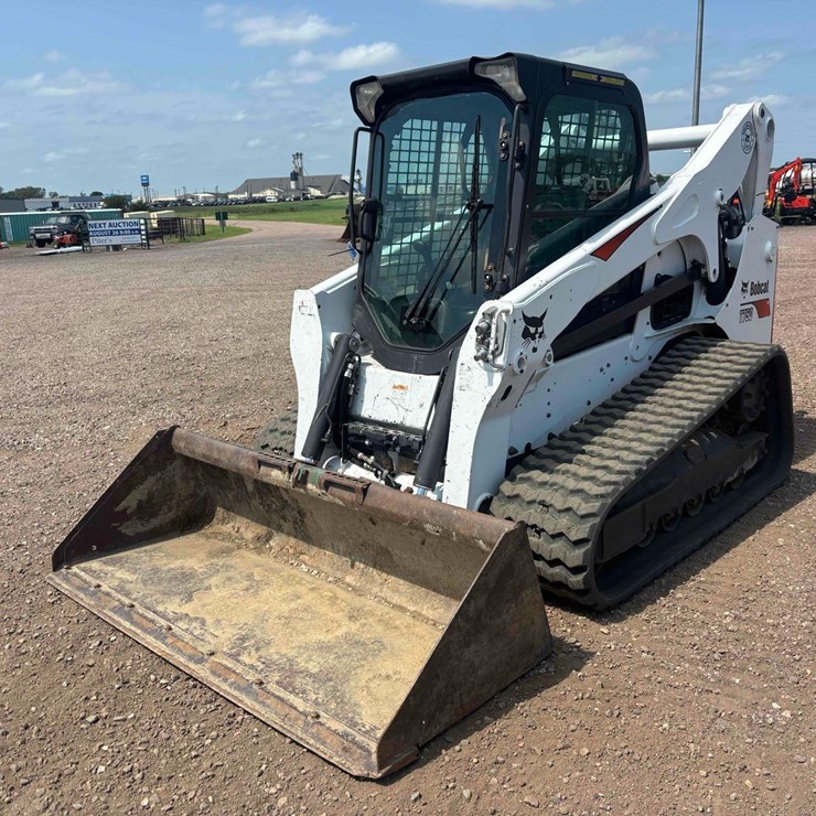 2017 BOBCAT T750