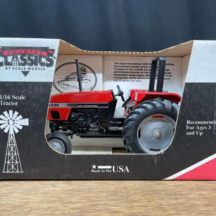 1/16 Case-IH 4230 NIB SM