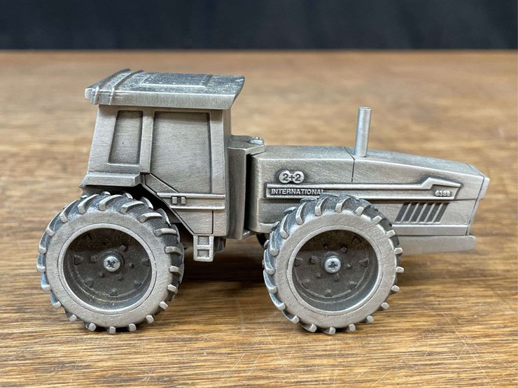 1/43-ih-6388-pewter-nib-sc-image-7