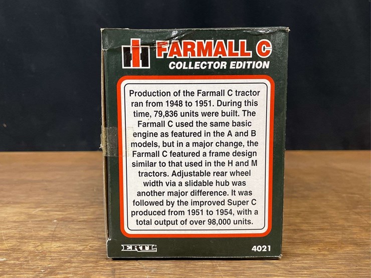 1/16-farmall-c-collector-nib-ertl-image-16