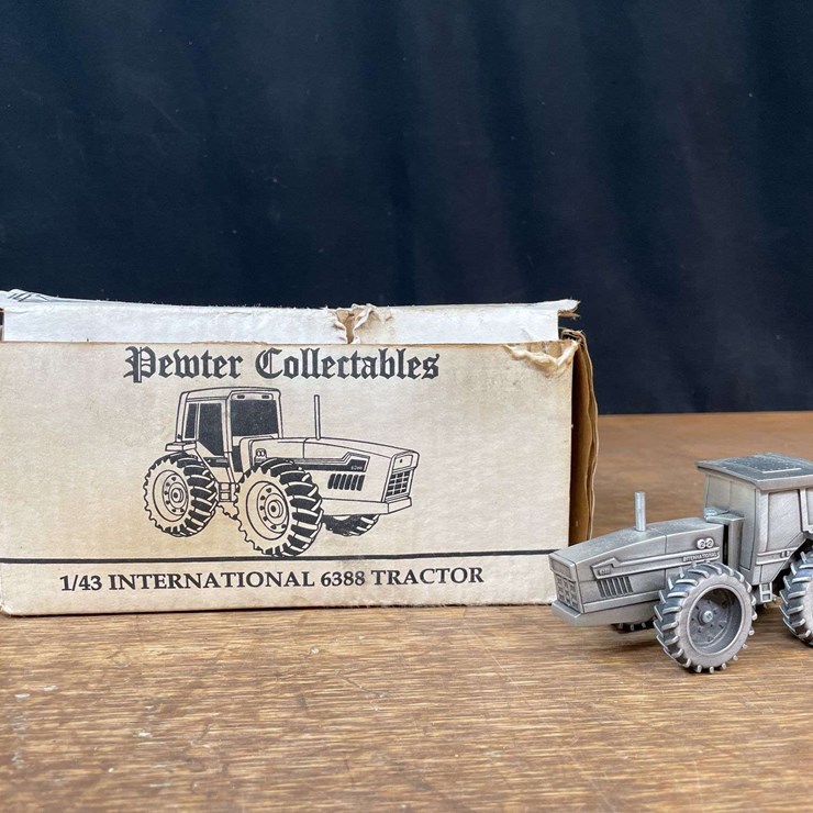 1/43 IH 6388 Pewter NIB SC