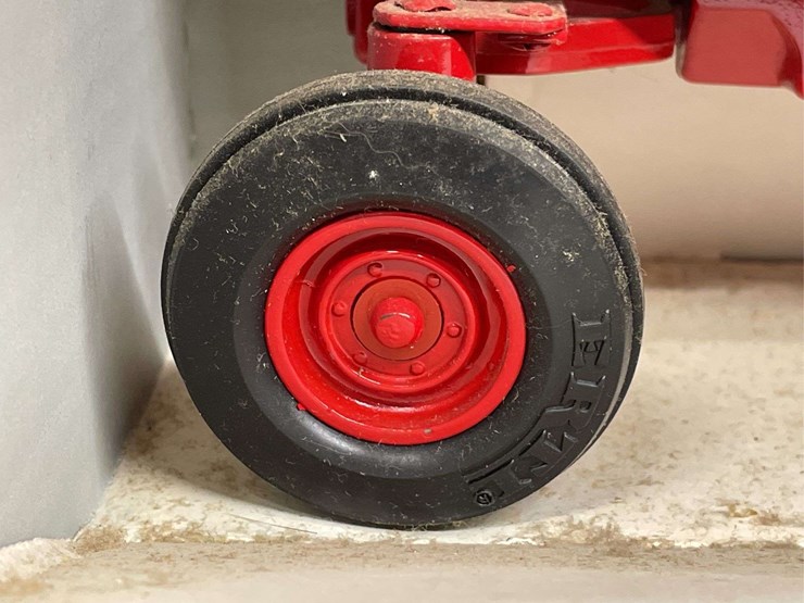 1/16-ih-1468-nib-ertl-image-8