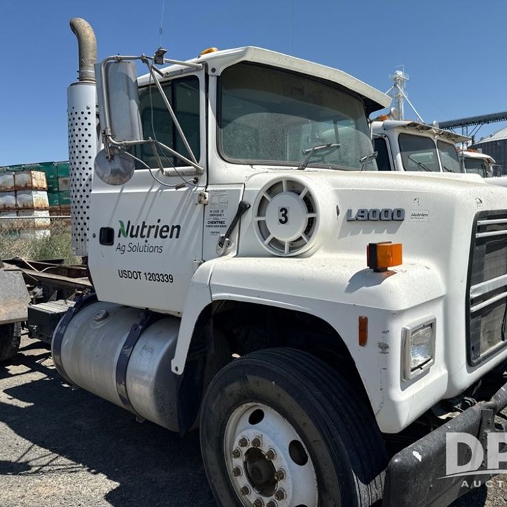 1995 FORD L9000