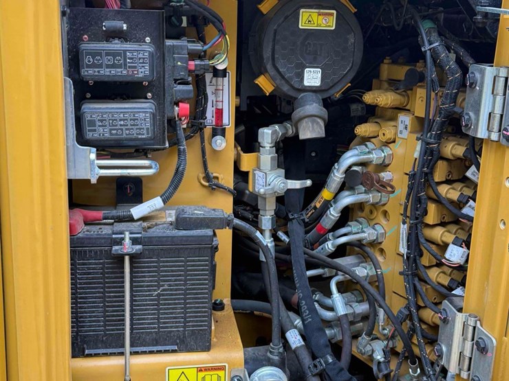 2024-caterpillar-305cr-image-8