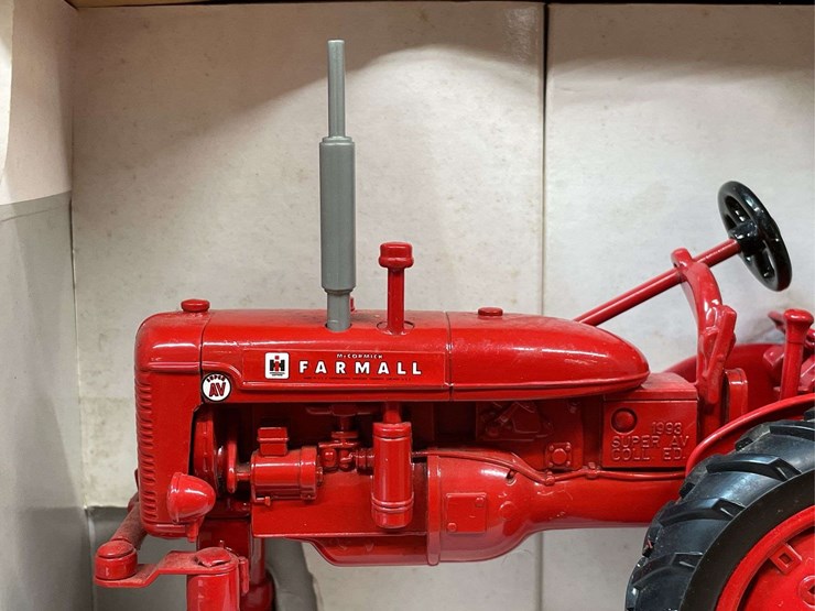 1/16-farmall-super-av-special-edition-nib-ertl-image-10