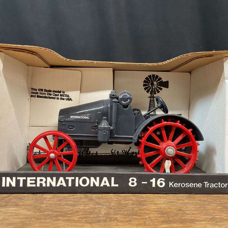 1/16 IH 8-16 Kerosene NIB SM