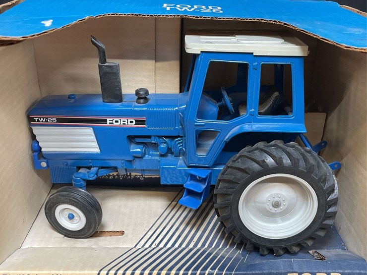 1/16-ford-tw-25-nib-sm-image-2
