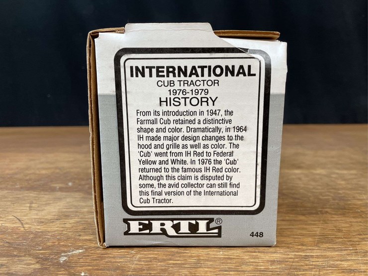 (2)-1/16-ih-farmall-cub-nib-ertl-image-14