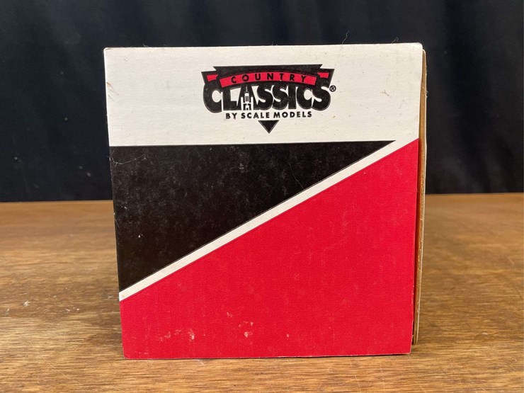 1/16-case-ih-4230-nib-sm-image-3