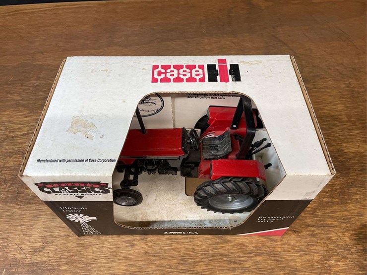 1/16-case-ih-4230-nib-sm-image-2