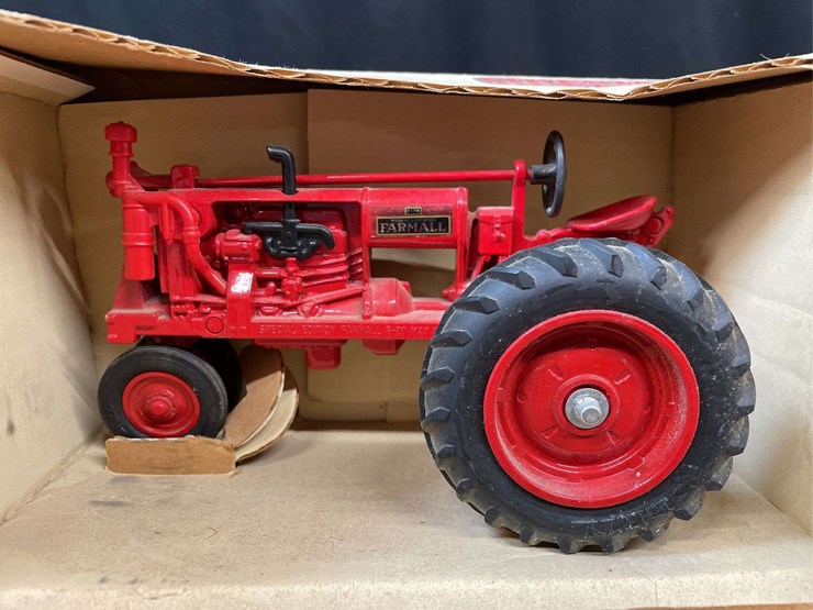 1/16-farmall-f20-special-edition-nib-ertl-image-7