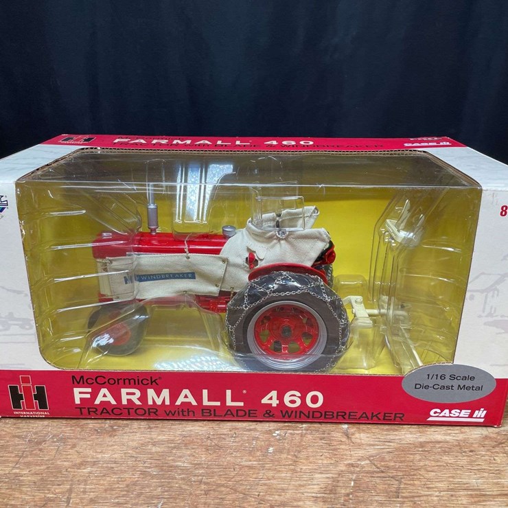 1/16 Farmall 460 NIB Ertl