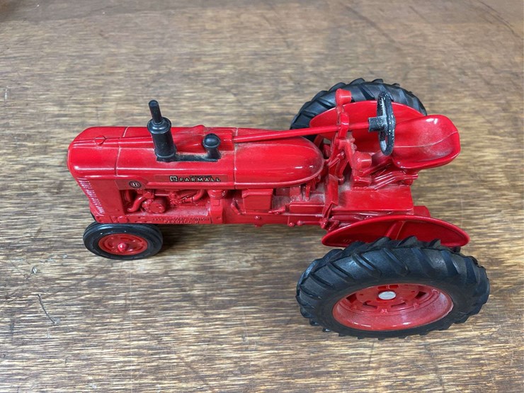 1/16-farmall-h-special-edition-nib-ertl-image-4
