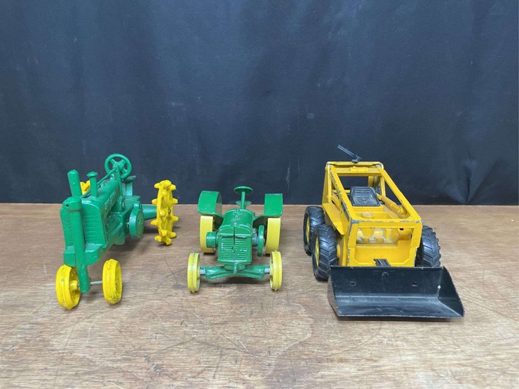 john-deere-16-image-12
