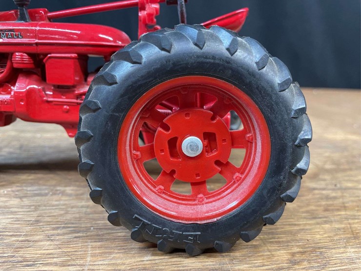 1/16-farmall-h-special-edition-nib-ertl-image-16