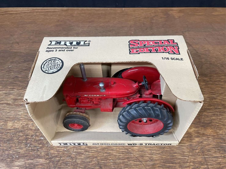 1/16-mccormick-wd-9-special-edition-nib-ertl-image-2